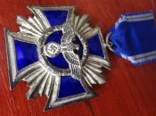 За службу в NSDAP в серебре (За 15 лет выслуги).