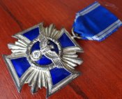 За службу в NSDAP в серебре (За 15 лет выслуги).