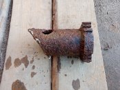 Корпус та фіксатор положення антени танка Т-34, ранньої версії.
