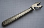 Нож консервный с открывалкой для бутылок завод Труд Вача 1958