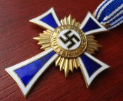 Почётный крест Немецкой матери в золоте.