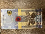 Пам‘ятна банкнота 20 гривень «Пам‘ятаємо! Не пробачимо!» у сувенірній упаковці