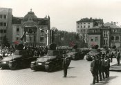 Parade2.jpg