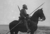 k193972_german-ww1-trooper-with-a-gas-mask-and-lance.jpg