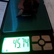 Частинка збитого російського вертольоту МІ 35 М.