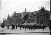 Monument_du_tank_Renault_et_[...]Agence_de_btv1b90329352_1.jpg