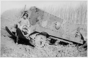 Tank_franзais___[photographie_de_[...]Agence_Rol_btv1b530031783_1.jpg