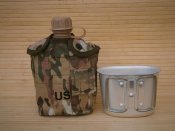 Фляга з кружкою армійська US Army Вottle 1 л пластикова в чохлі Multicam