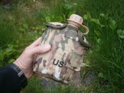 Фляга з кружкою армійська US Army Вottle 1 л пластикова в чохлі Multicam