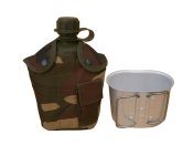 Фляга з кружкою армійська US Army Вottle 1 л пластикова в чохлі Woodland