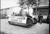 Tank_Renault_fкte_sportive_Saint-Cloud_[...]Agence_Rol_btv1b53005801d_1.jpg