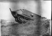 Un_tank_franзais_en_marche_[...]Agence_de_btv1b90305122_1.jpg