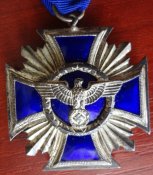 За службу в NSDAP в серебре (За 15 лет выслуги).