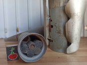 Головная часть со взрывателем, блок стабилизаторов.
