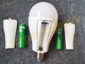 Лампа аккумуляторная LED 20W E27 + 2 аккумулятора 18650