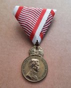 Медаль За Военные заслуги Карл