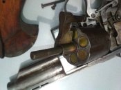 Револьвер похож на Смит-Вессон Ммг, Схп. (Smith & WESSON)