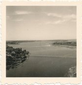 Wehrmacht Ostfeldzug  Russland gesprengte Brücke Kirchen Gefangene 1941.jpg