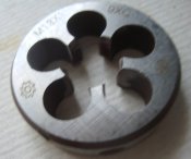Плашка M13x1 правая