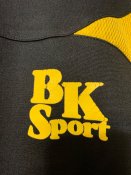 Спортивна потовідвідна кофта Umbro