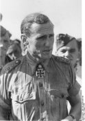 Bundesarchiv_Bild_183-J0526-0037-001,_G%C3%BCnther_Rall.jpg