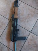Автомат стреляет шариками