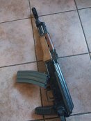 Автомат стреляет шариками