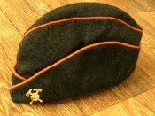 Пілотки - 6 шт. + берети 4 шт.