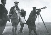куроки и британский офицер гамильтон.jpg