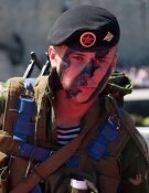 Чорний берет орківського "морпіха"