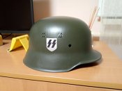 Каска на полку