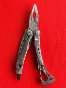 Мультитул Leatherman Skeletool Silver
