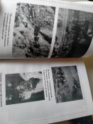 Между прошлым и будущим. Генерал В.Раевский - первый командующий ВДВ Украины. Автограф автора.