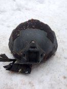 Каска та протигаз