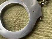 Наручники с блокировкой без ключа