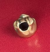Намистина (бусина) "Golden Pig Head" для плетіння темляків з паракорду