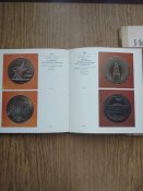 2 книги про медали