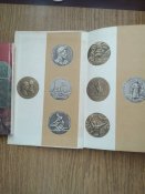 2 книги про медали