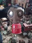 Газ бак з противогазом
