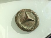Шильдик Мерседес. Эмблема прицел на капот Mercedes-Benz