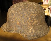 Каска солдата вермахту М-42.