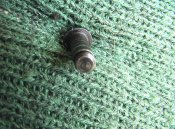 болтик дверцы полукругла головка.