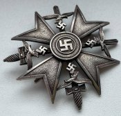 Испанский Крест в серебре с мечами.