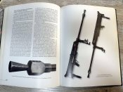 С. Б. Монетчиков. Пехотное оружие Третьего Рейха. Том 3