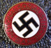 Членский знак NSDAP. Клеймо RZM M1/93.