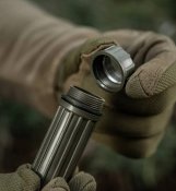 Сірники штормові у герметичному M-Tac контейнері.