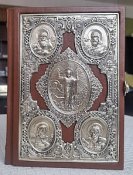 5202909575_w300_h300_kniga-svyate-yevangeliye.jpg