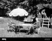 events-second-world-war-wwii-german-wehrmacht-luftwaffe-soldiers-relaxing-BDCC2W.jpg