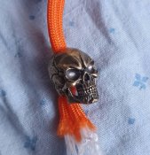Намистина (бусина) "Череп - Skull" для плетіння темляків з паракорду