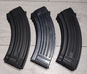 3 магазина АКМ з підсумком